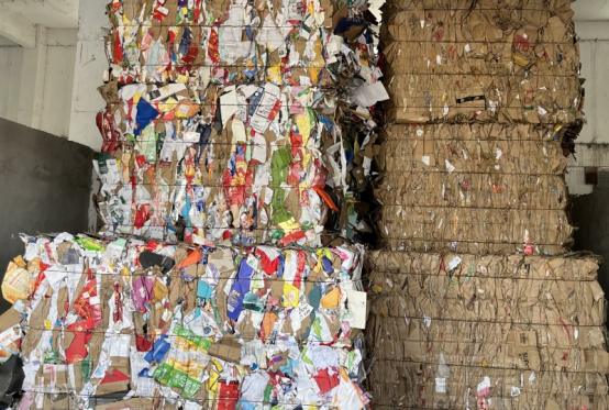 貓先生再生資源回收，智能廢品回收箱，垃圾回收柜