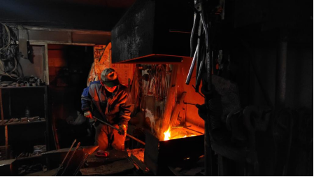 貓先生智能廢品回收箱，再生資源收集柜，小區(qū)垃圾回收站生產(chǎn)廠家